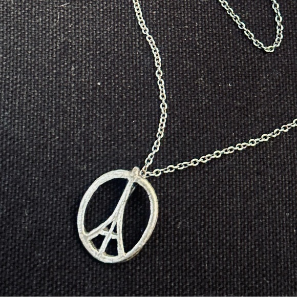 🎁 NWOT Sterling Silver Paris Peace Sign Symbol Necklace New France Adlers - Picture 1 of 5